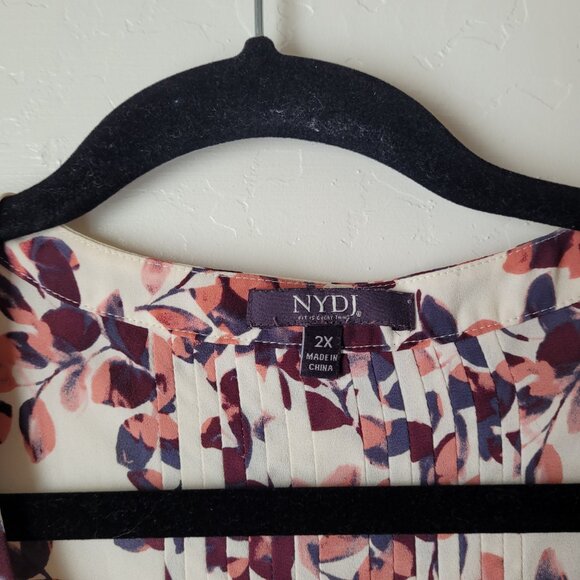 NYDJ 3/4 Sleeve Button Up Pleat Back Tunic - Picture 5 of 7